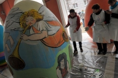 Во имя примирения Церкви и искусства художники в Москве раскрасят яйца