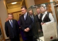 Мы не знаем, как она попала к нему, но она попала в музей: Янукович рассказал о подаренной Иванющенко картине Репина
